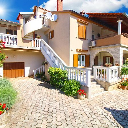 Apartments Munida 734 Медулин Екстериор снимка