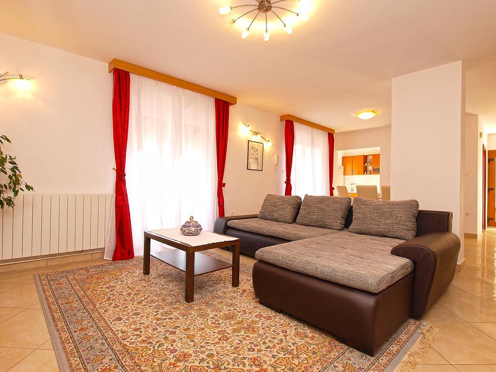 Apartments Munida 734 Медулин Екстериор снимка