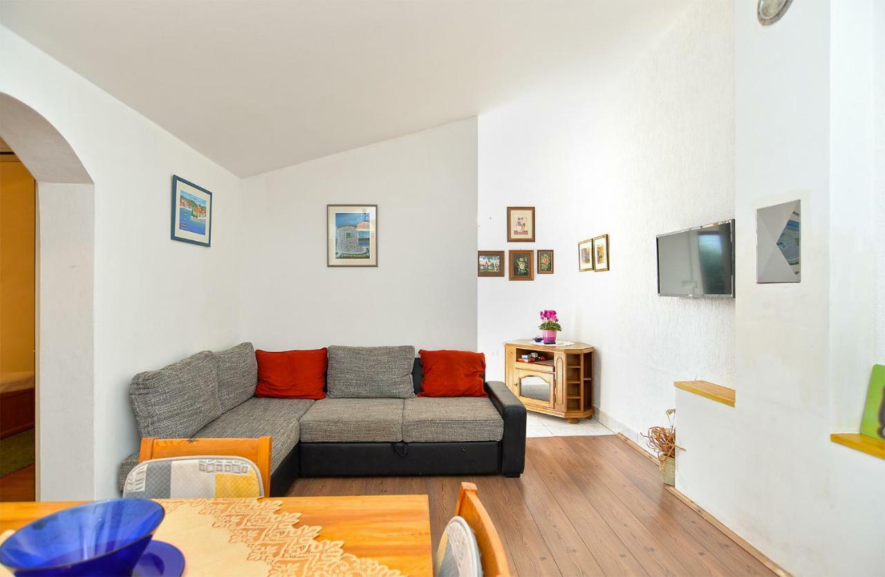 Apartments Munida 734 Медулин Екстериор снимка